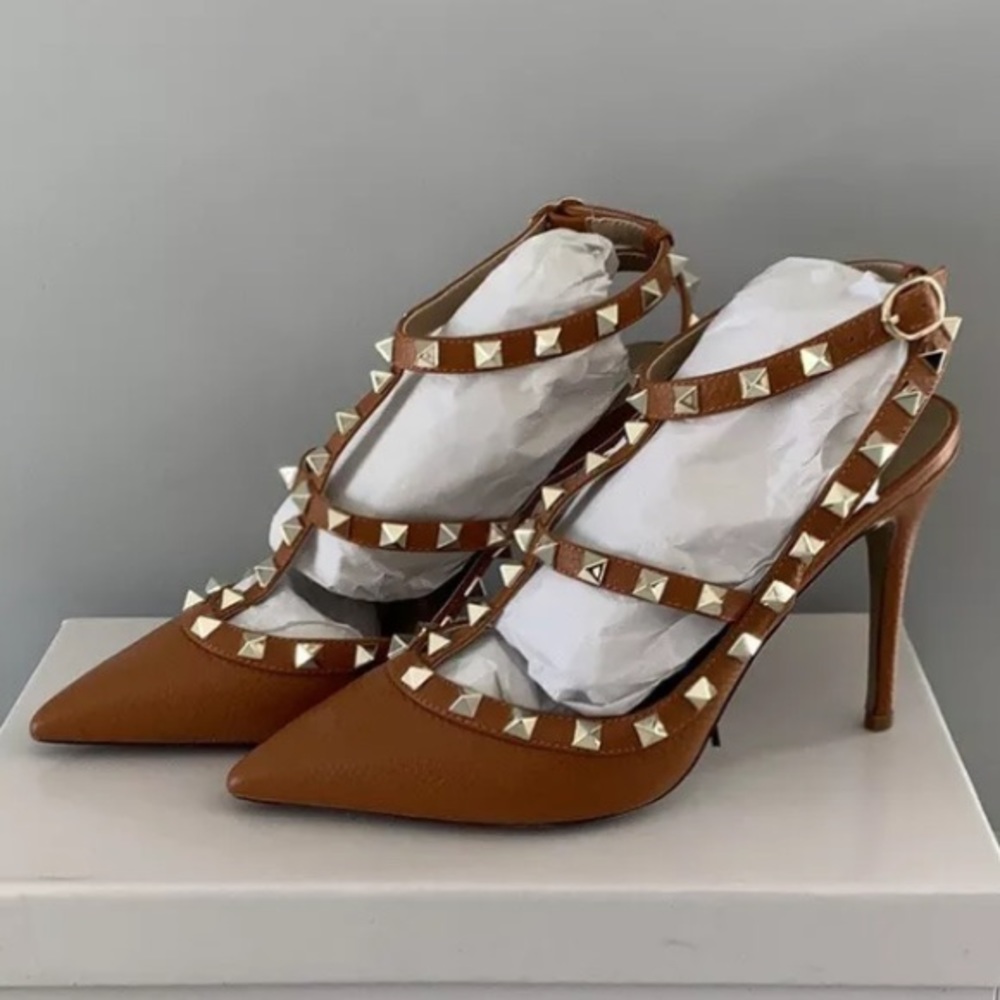 IN SEARCH OF Kaitlyn Pan cognac stud rockstud